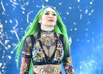 Shotzi reaparece con su nuevo 'look' en el WWE Live de Ciudad de México