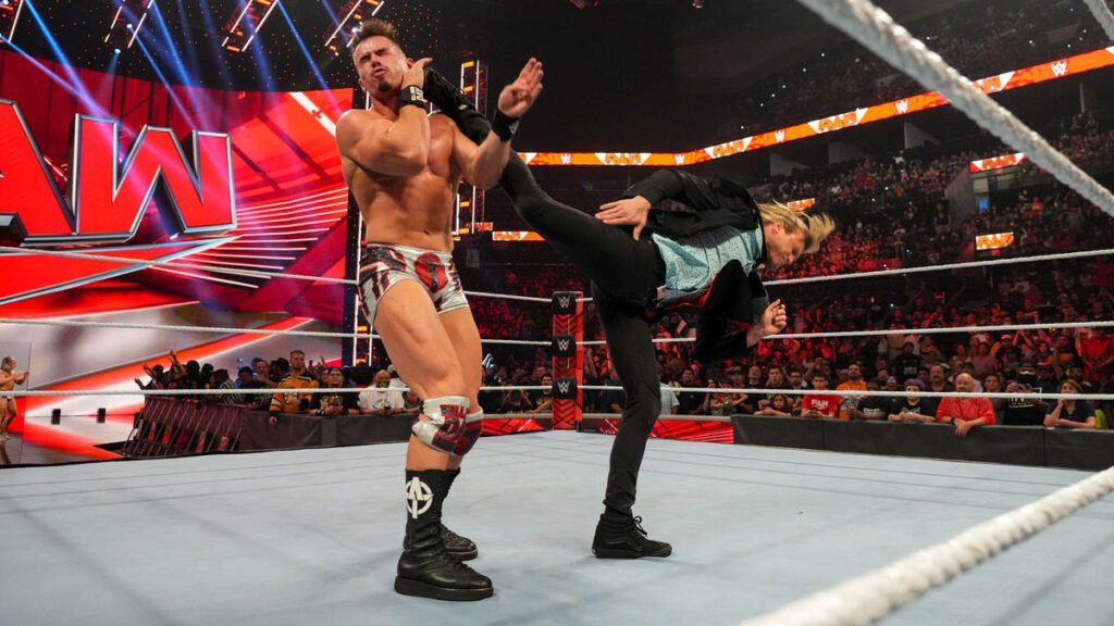 Dolph Ziggler regresa en WWE RAW y ataca a Theory