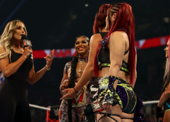 WWE seguiría teniendo planeado que Trish Stratus regrese a la empresa próximamente