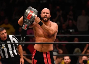 Claudio Castagnoli retiene el Campeonato Mundial de ROH en AEW Rampage