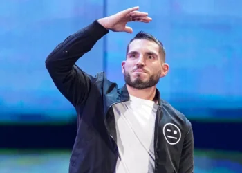 Johnny Gargano confirma que ha sufrido una lesión en el hombro