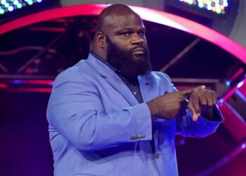 Mark Henry cree que un luchador de AEW será "la fuerza más dominante en el wrestling desde Brock Lesnar"