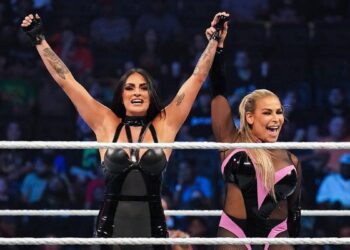 Natalya y Sonya Deville avanzan a las semifinales del torneo por los Campeonatos Femeninos por Parejas de WWE