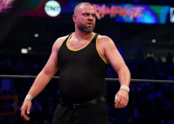 Eddie Kingston fue suspendido por AEW luego de pelear legitimante con Sammy Guevara