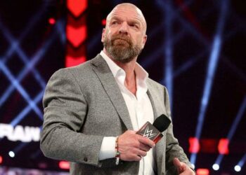 Triple H revela los motivos por los que decidió continuar en WWE tras la compra