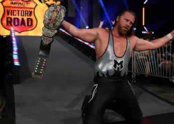 Brian Myers retiene el Campeonato de Medios Digitales en una 'Ladder Match'