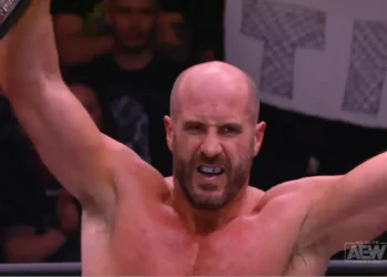Claudio Castagnoli defiende exitosamente el Campeonato de ROH en AEW Rampage