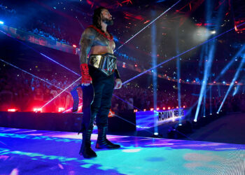 ¿Cuándo volvería a defender Roman Reigns el Campeonato Universal Indiscutido de WWE?