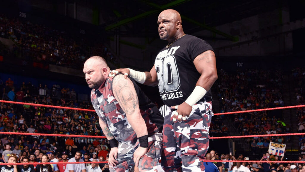 Dudley Boyz firman un contrato de leyendas con WWE