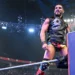 Johnny Gargano obtiene la victoria en su regreso a los cuadriláteros en WWE RAW Johnny Gargano obtiene la victoria en su regreso a los cuadriláteros en WWE RAW