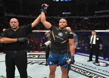 Ciryl Gane se someterá a una operación tras sufrir una lesión durante su combate con Tai Tuivasa