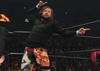 Kenny Omega sintió un ambiente extraño en AEW cuando regresó en agosto
