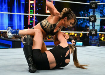 Emma regresa a WWE en SmackDown