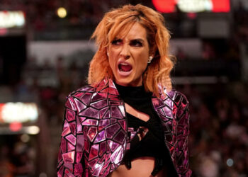 Miembro del Salón de la Fama de WWE cree que el personaje "heel" dañó a Becky Lynch
