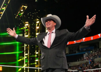 JBL defiende la estrategia de WWE contra AEW: “Son tiburones de los negocios, y lo hacen mejor que nadie”