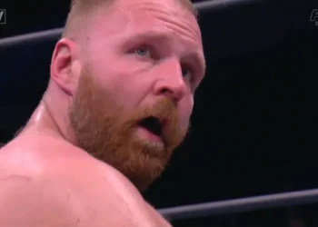 Jon Moxley retiene el Campeonato Mundial de All Elite Wrestling en AEW Dynamite