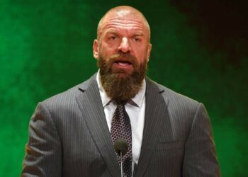 Detalles de la interacción de CM Punk con Triple H en backstage antes de WWE RAW