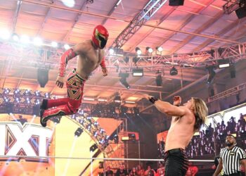 Miembro del WWE Hall of Fame ve grandes cosas en Axiom