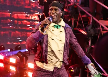 R-Truth revela la gravedad de su lesión antes de pasar por cirugía