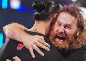 Sami Zayn admite que alguna vez se ha salido del guion para hacer reír a The Bloodline