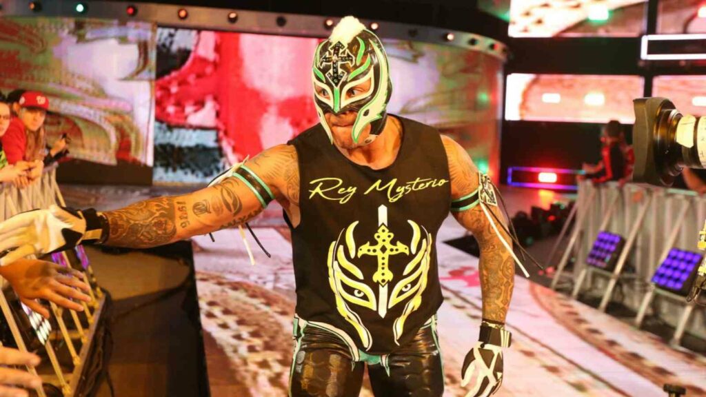 Se revela quién sería el encargado de introducir a Rey Mysterio en el WWE Hall of Fame