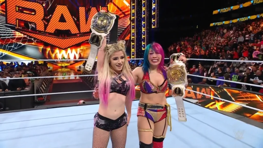 Asuka y Alexa Bliss consiguen un importante hito tras ganar los Campeonatos Femeninos por Parejas de WWE