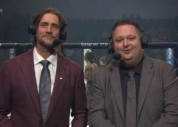 CM Punk vuelve a la mesa de comentarios de Cage Fury Fighting Championships