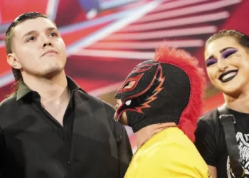 Rey Mysterio todavía está dispuesto a poner su máscara en juego ante Dominik Mysterio