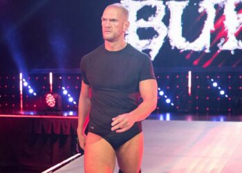 Martin Stone (Danny Burch) volverá a luchar en enero de 2023