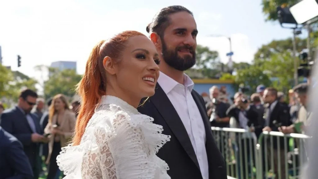 Becky Lynch cree que es normal que las superestrellas de WWE establezcan relaciones entre ellos