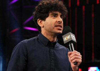 Tony Khan: "No puedo decir con certeza cuál será el futuro de AEW. Habrá muchos pretendientes"