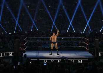 GUNTHER revela las diferencias que siente dentro del ring tras su reciente pérdida de peso