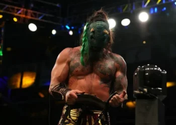 Se presenta una demanda contra AEW y Luchasaurus