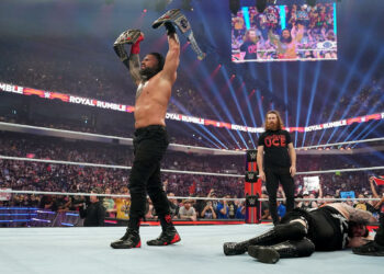 Roman Reigns manda un mensaje a Sami Zayn y Cody Rhodes tras su segmento en RAW