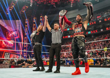 Sami Zayn y Jey Uso retienen los Campeonatos por Parejas en el 30 aniversario de WWE RAW
