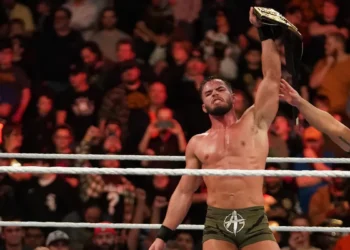 Triple H elogia a Austin Theory y su futuro en el negocio