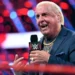 Ric Flair se disculpó ante Becky Lynch en el RAW 30 aniversario Ric Flair sobre volver a luchar: "Nunca voy a decir que no"
