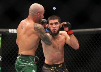 Islam Makhachev es acusado de tomar sustancias ilegales antes de su combate con Alexander Volkanovski en UFC 284