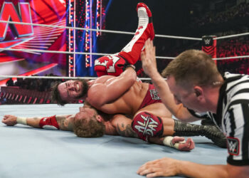 Austin Theory derrota a Edge y retiene el Campeonato de Estados Unidos en WWE RAW