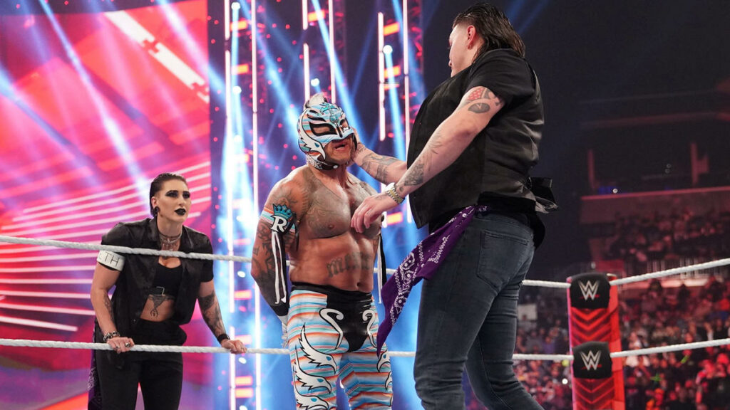 Dominik Mysterio cree que su padre, Rey Mysterio, no tiene agallas para enfrentarlo en WrestleMania 39