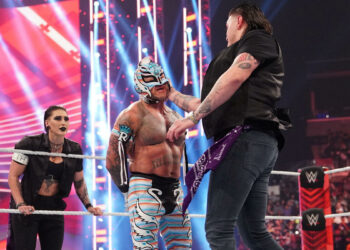 Dominik Mysterio cree que su padre, Rey Mysterio, no tiene agallas para enfrentarlo en WrestleMania 39