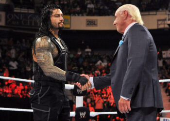 Ric Flair predice el resultado del combate entre Roman Reigns y Sami Zayn