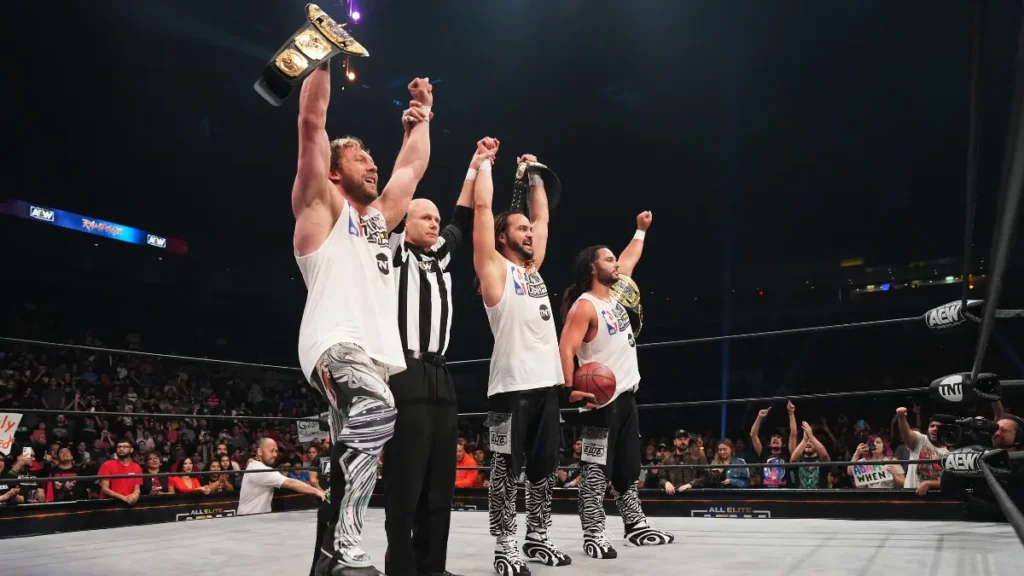 The Elite defiende exitosamente el Campeonato Mundial de Tríos de All Elite Wrestling en AEW Rampage