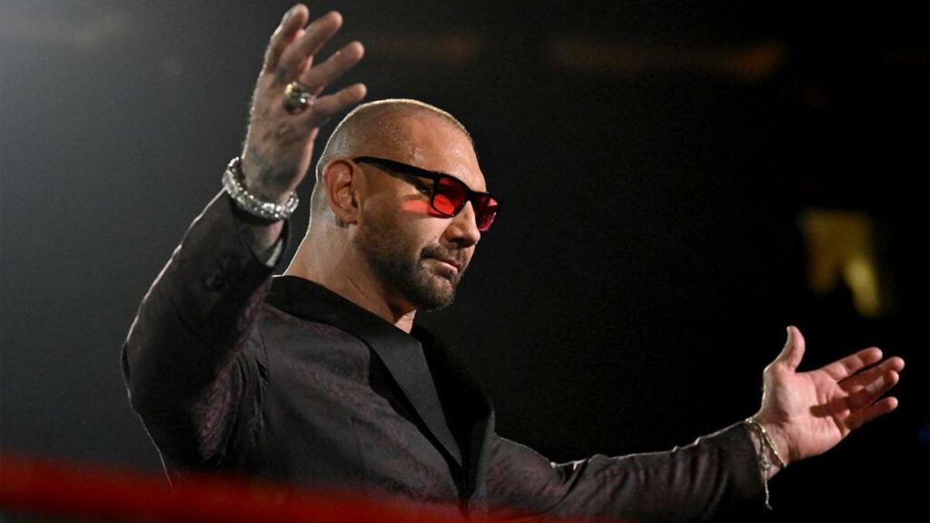 Batista cree que lo mejor para WWE es que Triple H esté al cargo