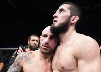 Alexander Volkanovski cree que ganó la pelea ante Islam Makhachev en UFC 284