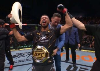 Yair Rodríguez gana el Campeonato Interino Peso Pluma en UFC 284