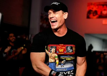 John Cena reacciona a ser el "opener" de WrestleMania 39