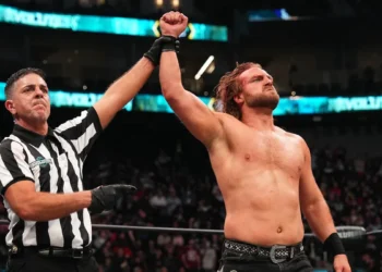 'Hangman' Adam Page sale victorioso del 'Texas Death Match' de AEW Revolution 2023