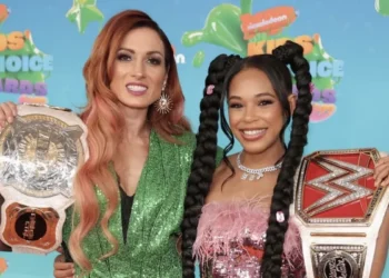 Diversas superestrellas de WWE se presentan en los Nickelodeon Kids' Choice Awards