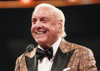 Ric Flair critica que las promos de WWE de hoy en día sean previamente escritas